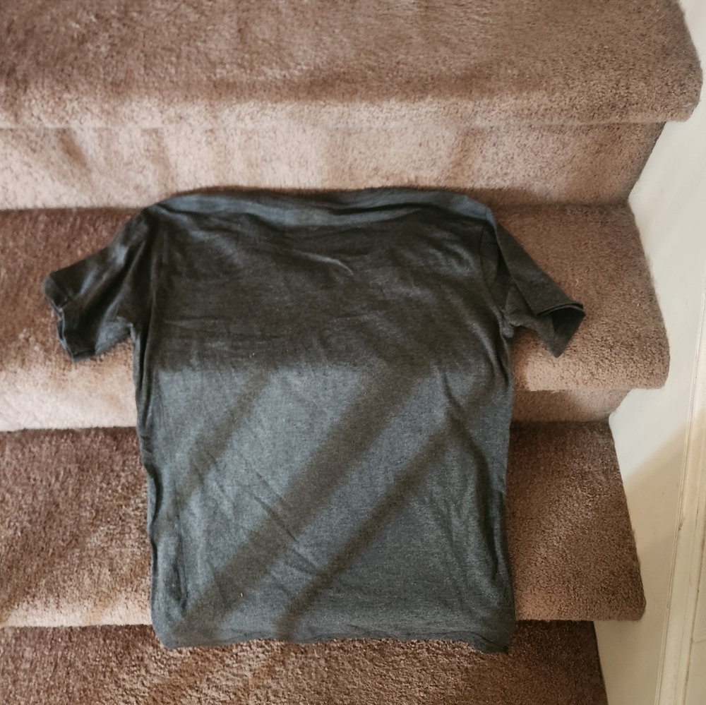 Miami V-Neck - Picture 3 of 3